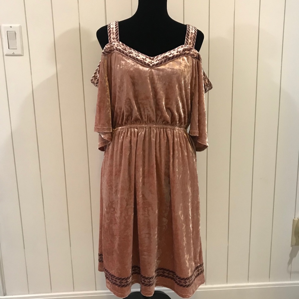 Lucky Brand cold shoulder pink velvet dress